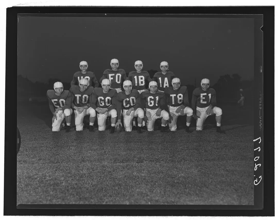 Kentucky football lineup photograph featuring Frank Fuller.